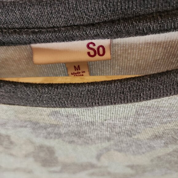 SO Long Sleeve Camo Raglan Tee Gray Sleeves Women’s Medium Soft Casual Top - Picture 5 of 8